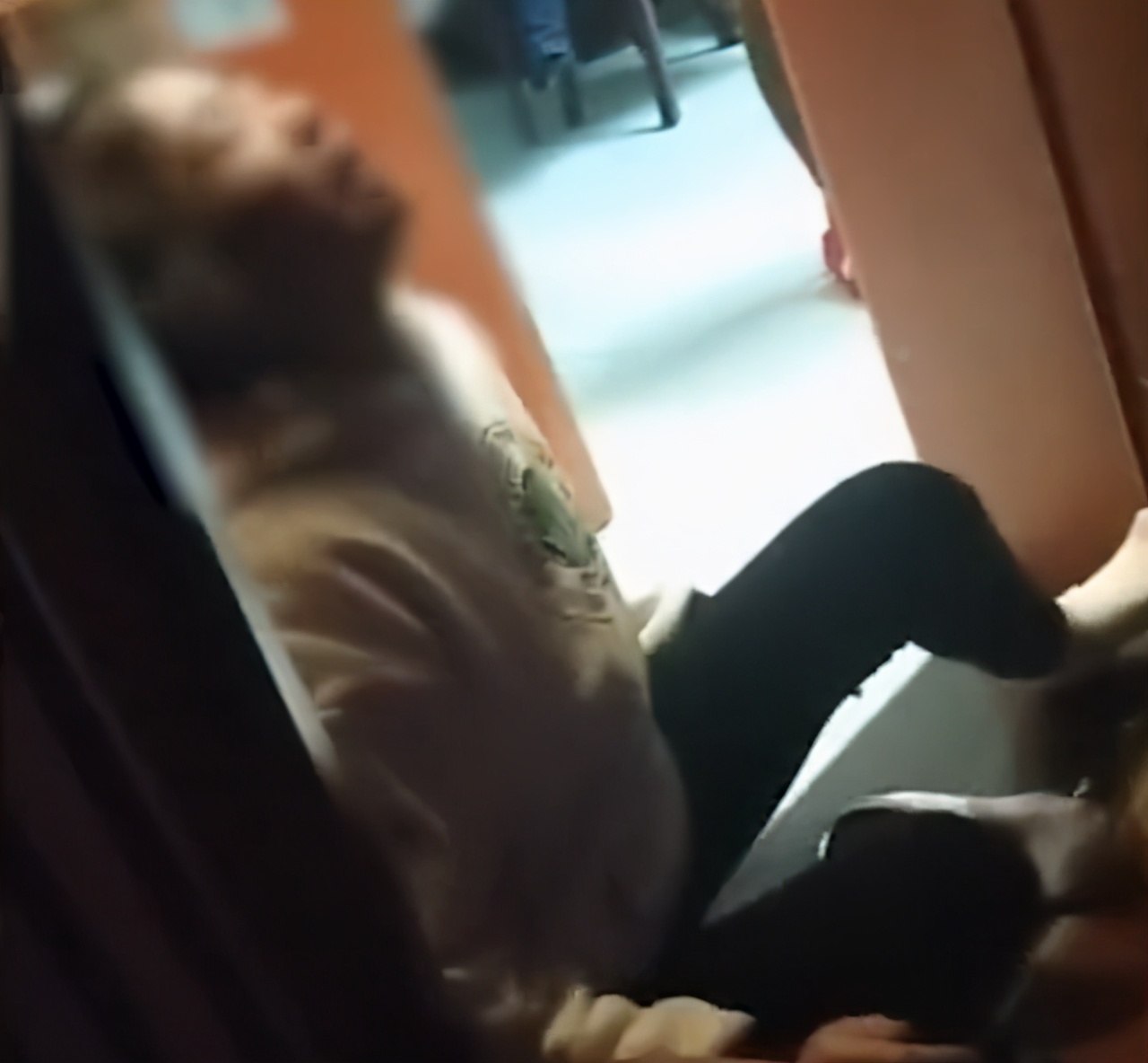 生活如诗美如画 安徽合肥：高二女生凌晨3点做完作业，竟然又笑又哭！为何这样？