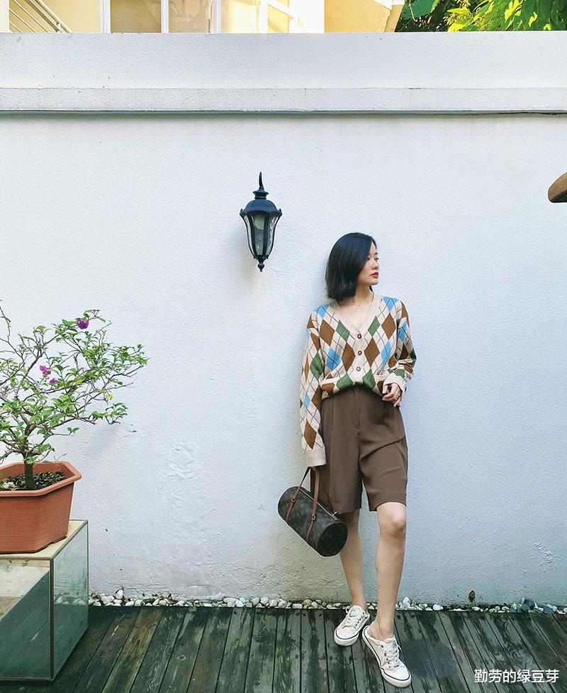 勤劳的绿豆芽 秋冬季针织衫搭配攻略,不仅时尚百搭,还能给造型增添不少温柔感