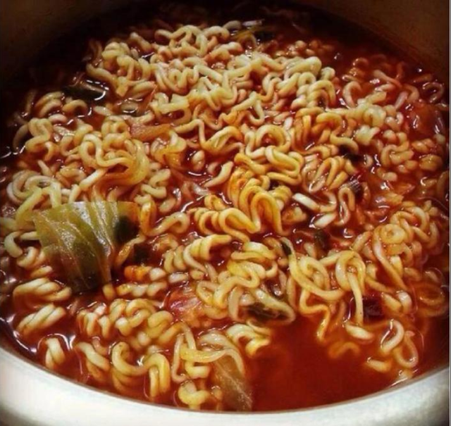 垃圾食品|真正的“垃圾食品”曝光，泡面不在其中，最后一个很多女生喜爱