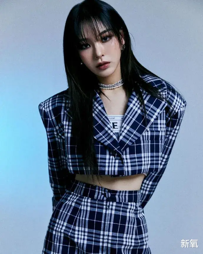 整形|一个抬眸就涨粉200万，她的恶女颜早已预定年度新晋整形模板了？