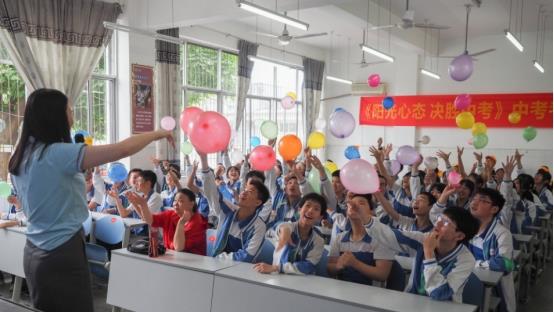 北京市|初中生与老师发生矛盾患抑郁症，家长却被学校起诉，倒还30万