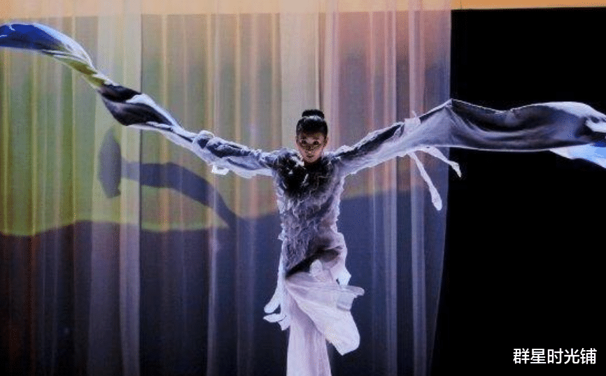 毕畅|还记得演王小蒙的王亚彬吗?离开赵本山十年,她依旧很行