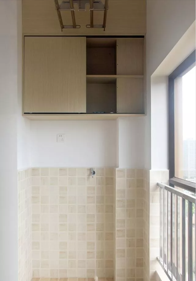 亲戚10万简装110㎡新房,开门就是榻榻米,这波操作真是第一次见