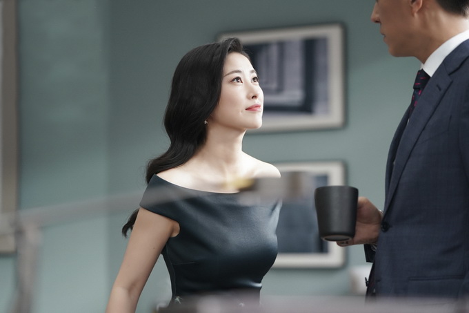 朱珠|“中国第一美”朱珠得女！宝宝正面曝光颜值高，浅笑梨涡太抢镜