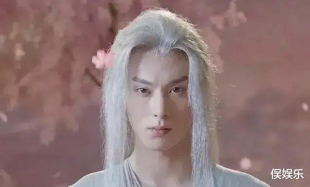 面瘫|动如“疯癫”,僵如“面瘫”,2021年,就属你们演得最让我出戏