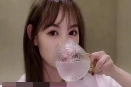 马蓉|马蓉直播21分钟被骂下线 遭网友疯狂追问宋喆近况超尴尬