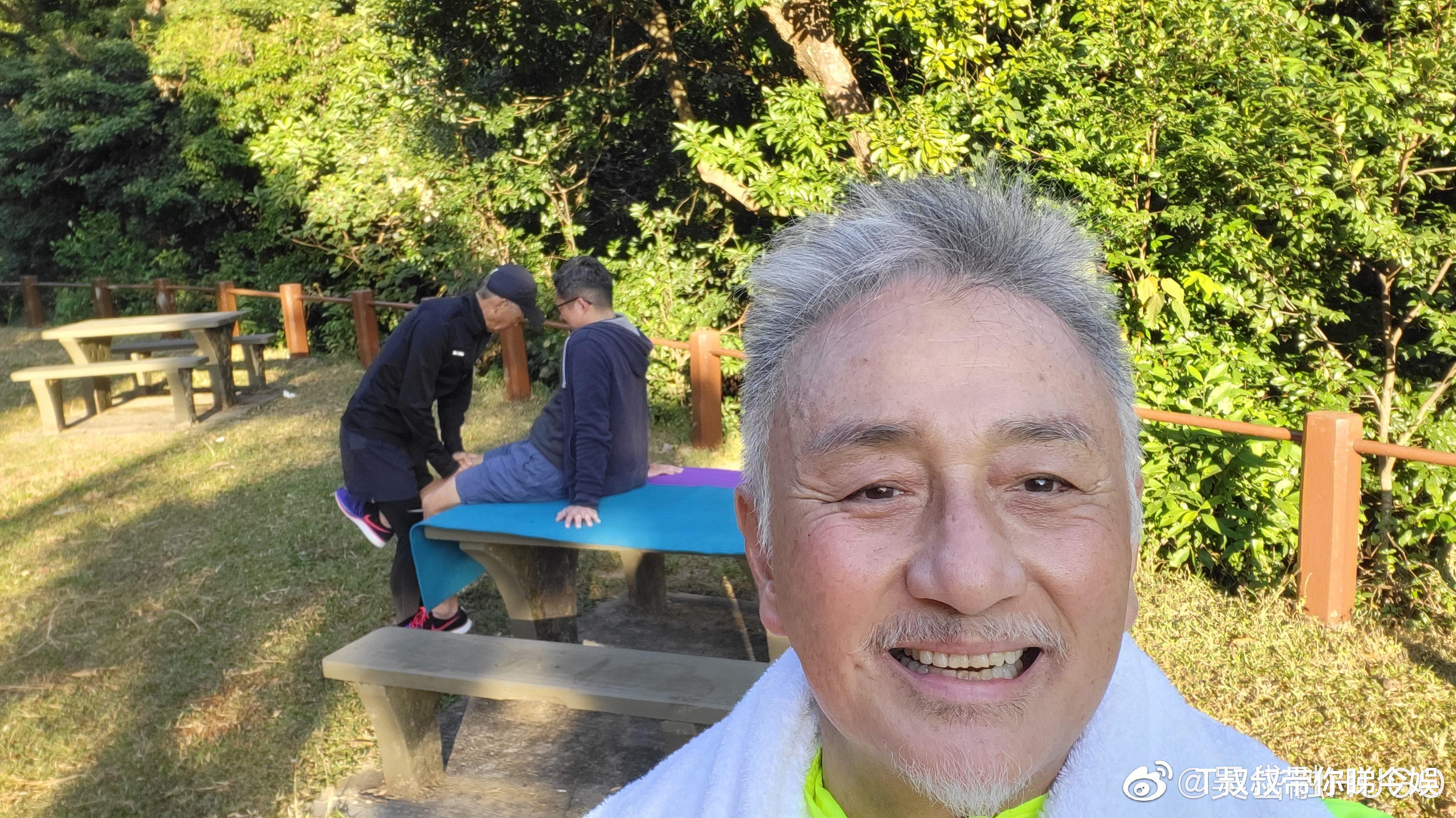 周润发|吴岱融加入发哥跑山队　夸赞队友容光焕发变靓仔靓女