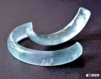 紫檀手串|行家详解佩戴翡翠的那些讲究：翡翠不是你想戴就能戴的！