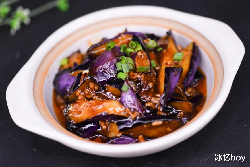 尿酸|茄子是高尿酸的发物？提醒：牢记三少吃，三常喝，降尿酸有希望