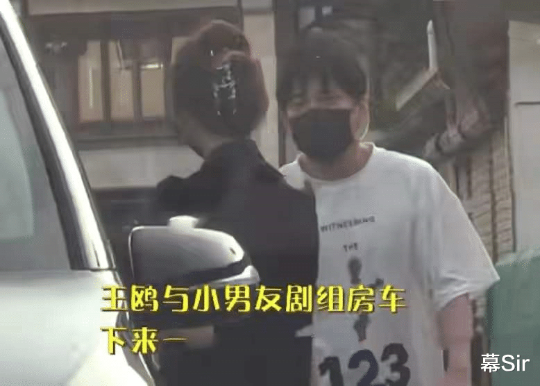 王鸥|王鸥何九华恋情曝光被嫌弃？德云社背后的嫂子们，个个都不简单