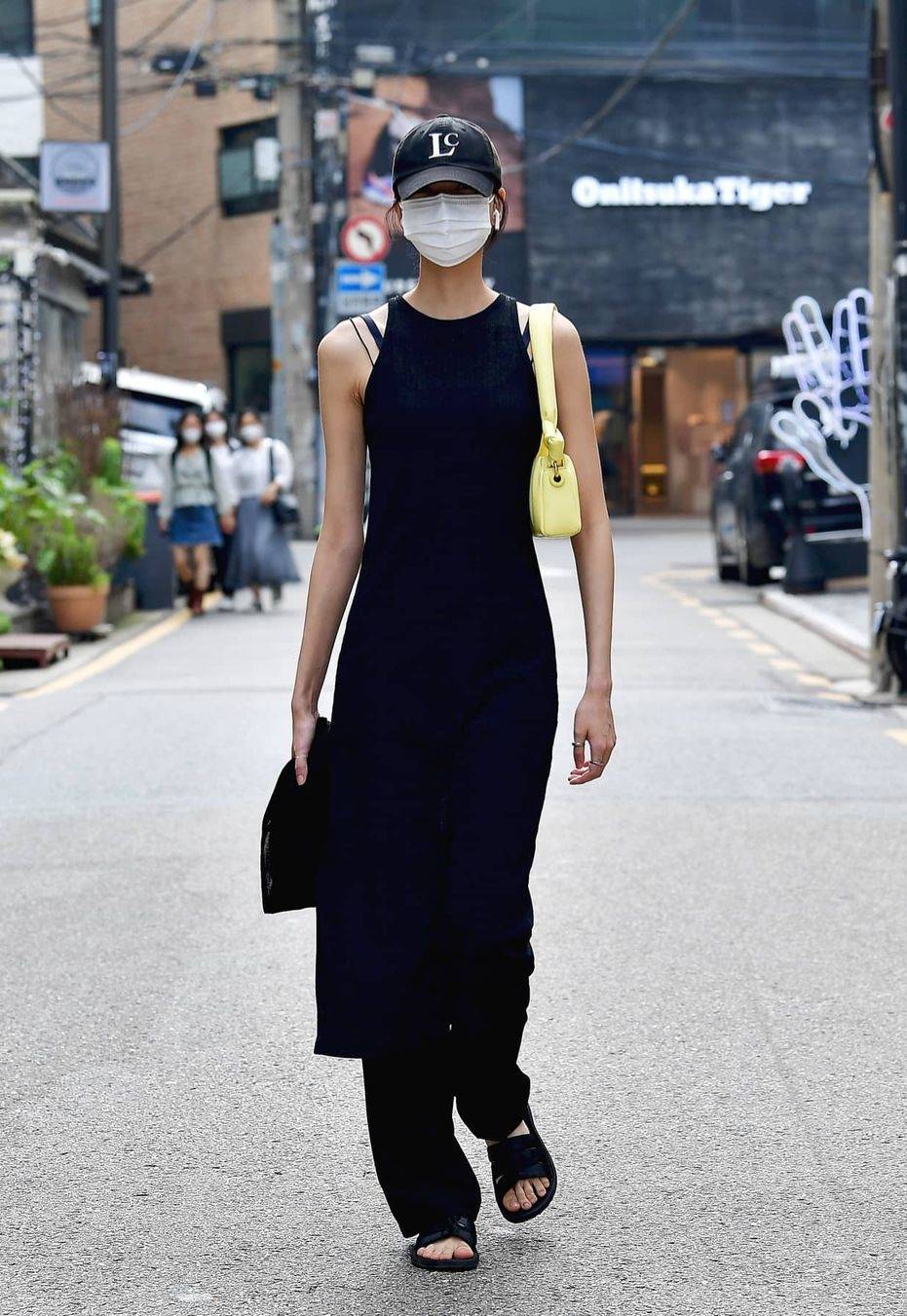 FashionWeek|今夏「Celine女孩」风穿搭实红