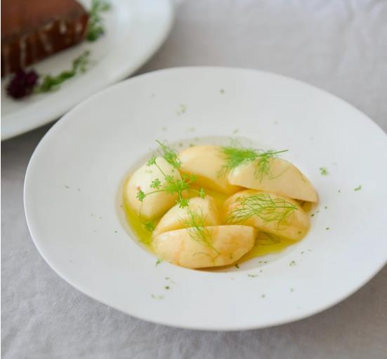 蔡宏志聊时尚|日本太太：做自己喜欢的事，闲来烹饪，静时享受