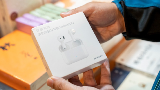 VR|轻巧入门的定位，却是用户的最爱，荣耀亲选Earbuds X2使用分享