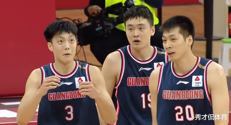 同曦男篮|霍楠尴尬了！广东连破纪录大胜同曦52分，赛前表态辽宁更有冠军相