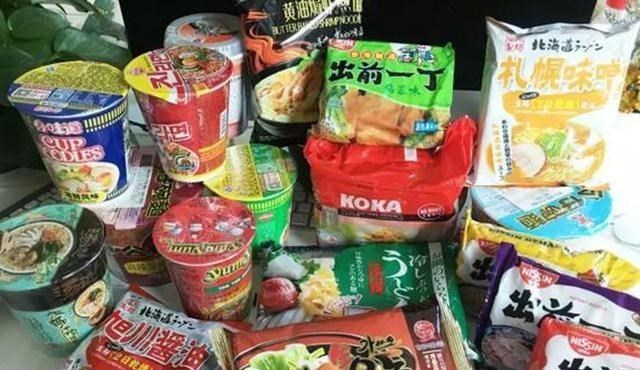 为娃学画丫|4元/盒的“垃圾食品”，如今涨价到45元？国人却很爱