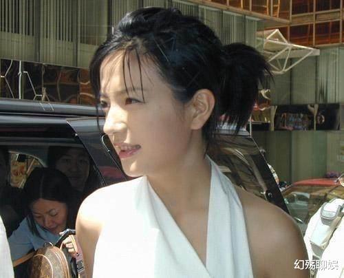 赵薇|与百亿富豪分手,转身嫁二婚“丑男”,赵薇生活真的幸福吗?