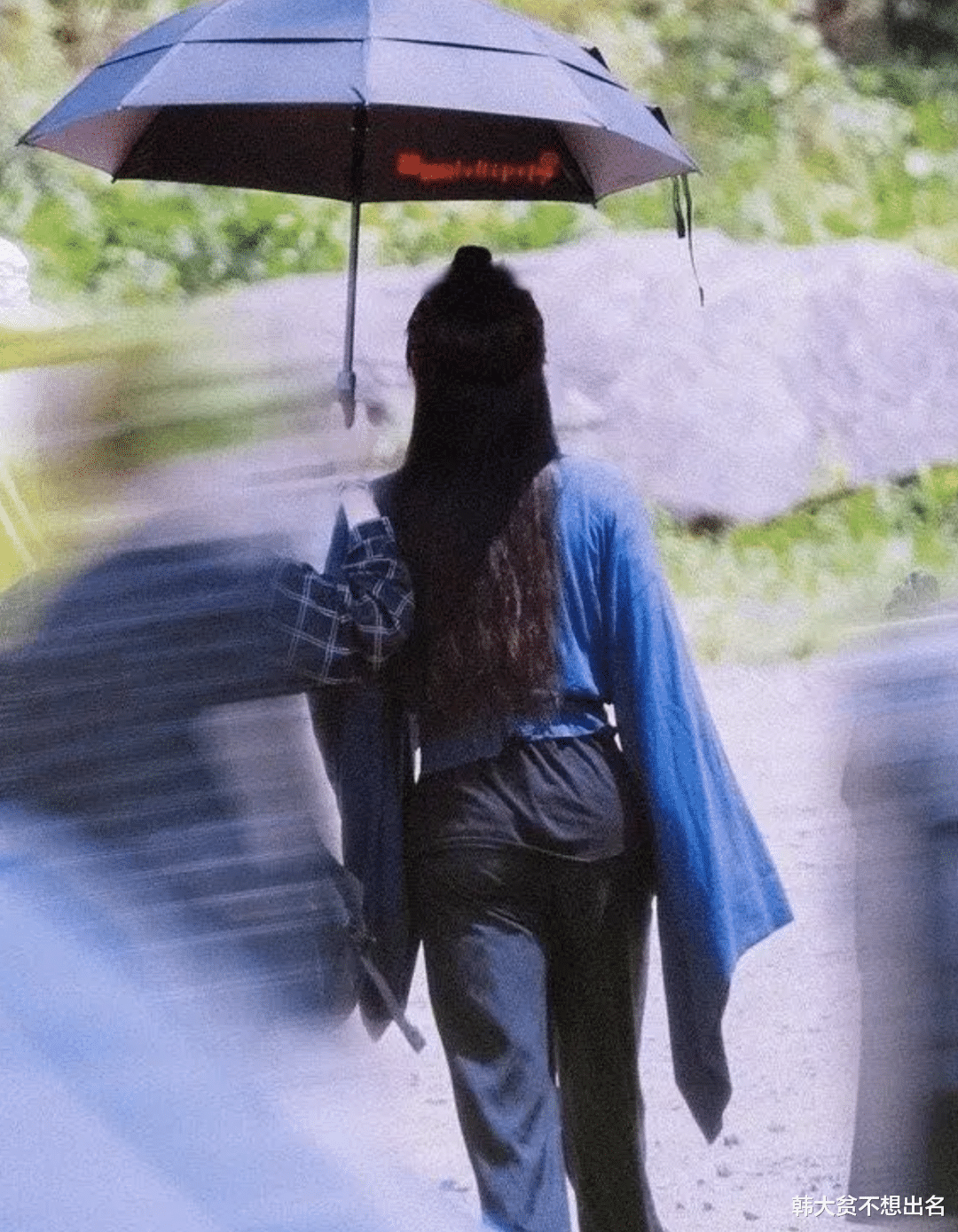 张哲瀚|张哲瀚这个腹肌是画的吗？演《山河令》的时候还是个肥肚子……