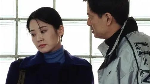 许晴|“冻龄女神”许晴：冯小刚视她为“梦中情人”，至今52岁仍是单身