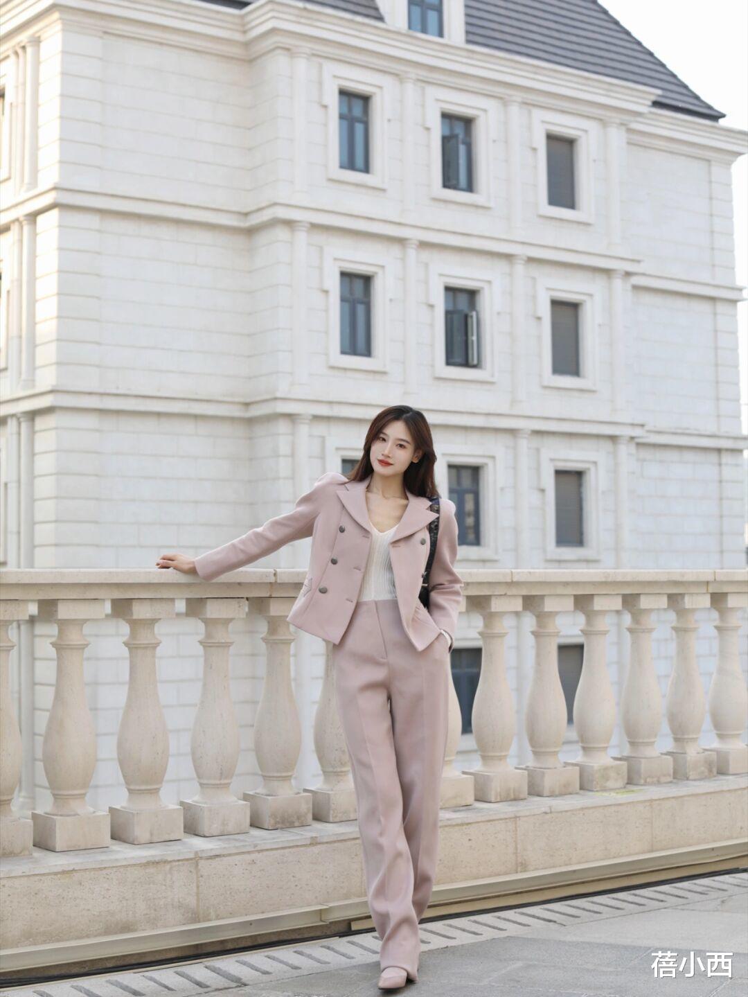 西装|“西装”才是最受热爱的单品，分享4个实用款，保暖好看又提气质