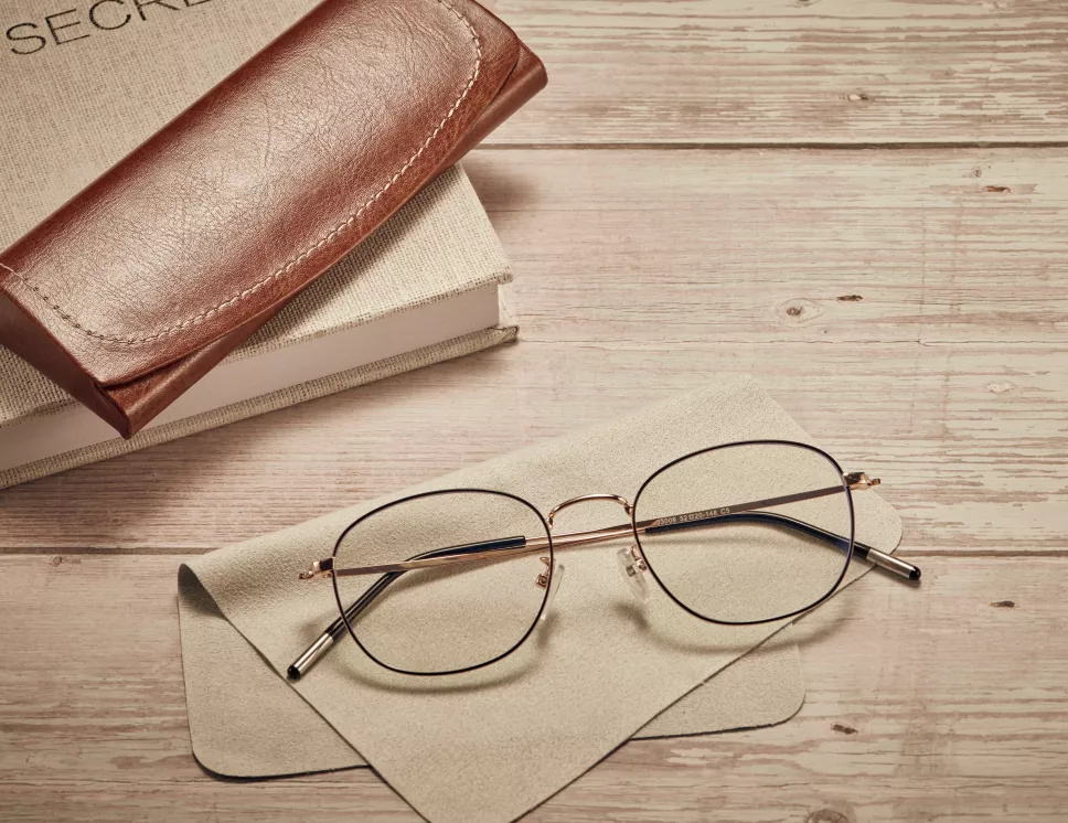 近视|致40+的“近视老花”一族:你的视力还可以这样矫正~