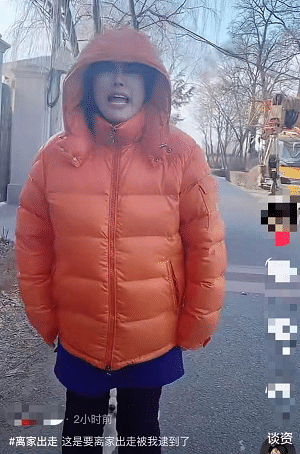 |李箐箐患癌后首爆近况，与小21岁老公街边吵架，男方嬉笑不理会