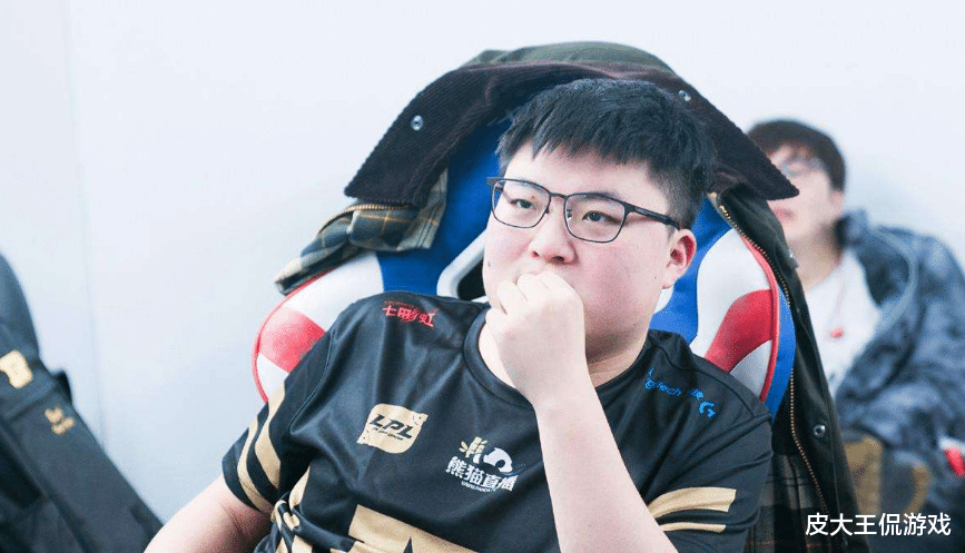 江苏省|职业选手那么多，为什么UZI如此招黑？问题出在哪里？