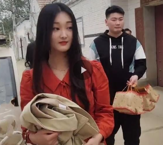 陈亚男|还自称柔弱？陈亚男又发小作文，称先给二老磕头认错：开始威胁了