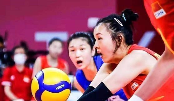 憨爸爸育儿|中国女排两连败，郎平朱婷只好关闭评论，央视：10年内谁能超越