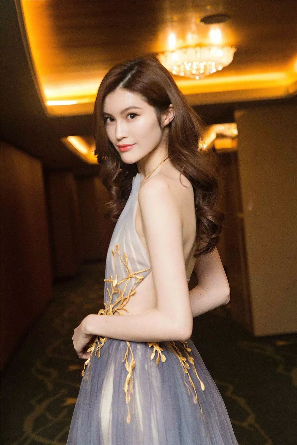 周润发|18年前，李咏主持《非常6+1》，谁注意到砸金蛋女孩？今红成这样