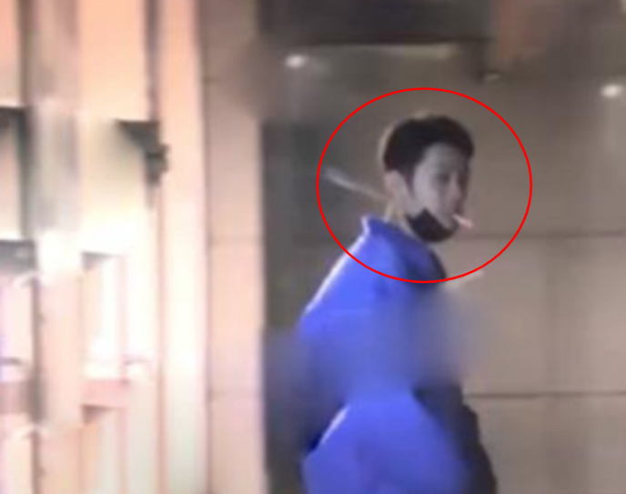 王源|一口烟断送热度的明星：王源丢脸到国外，他被粉丝锤出其他黑料