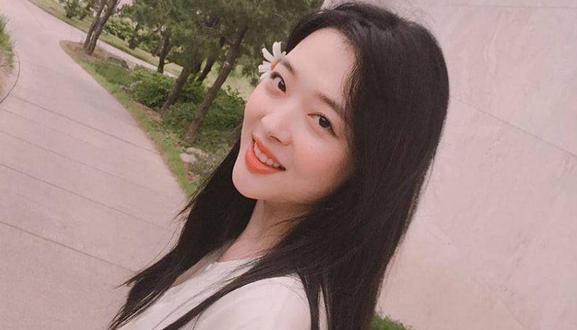 章泽天|“蜜桃少女”崔雪莉：因“尺度片”和恋情遭群嘲，仅25岁走上绝路