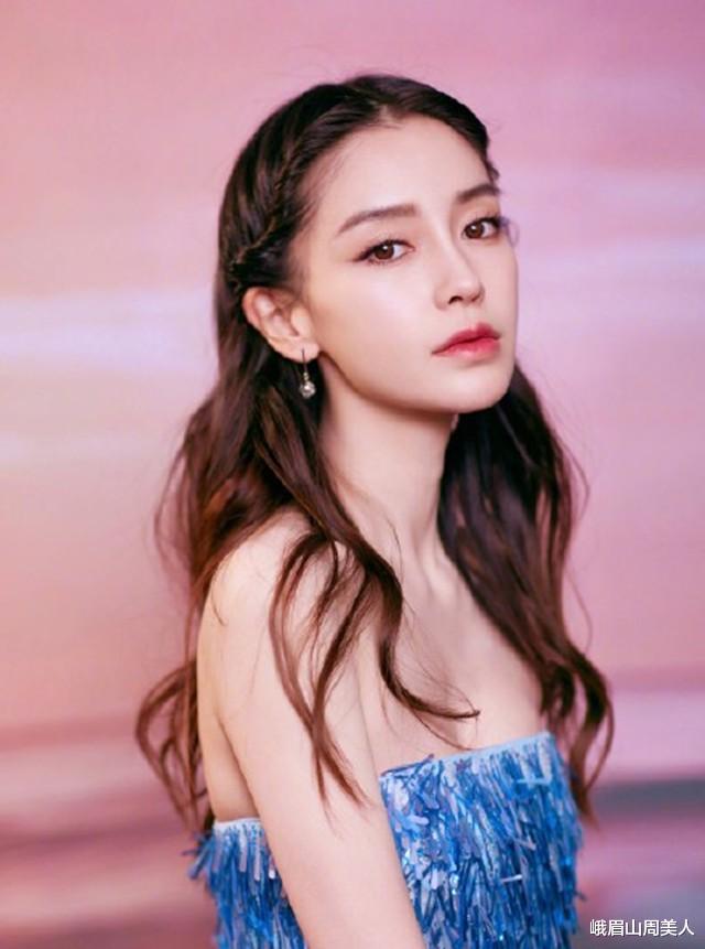 芦笋|为什么女人头发越卷越显老？关键在于这3点，跟年龄关系不大