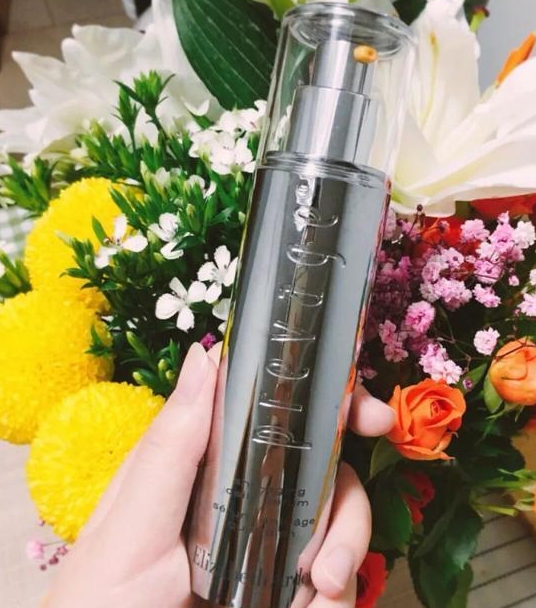 茗姐时尚日记|什么牌子的精华液比较好用?这几款养颜嫩肤,开启肌肤光芒之旅