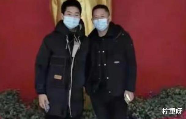 |孙海洋找回儿子孙卓后，直播透露已经找到四房，面露笑容却显心酸