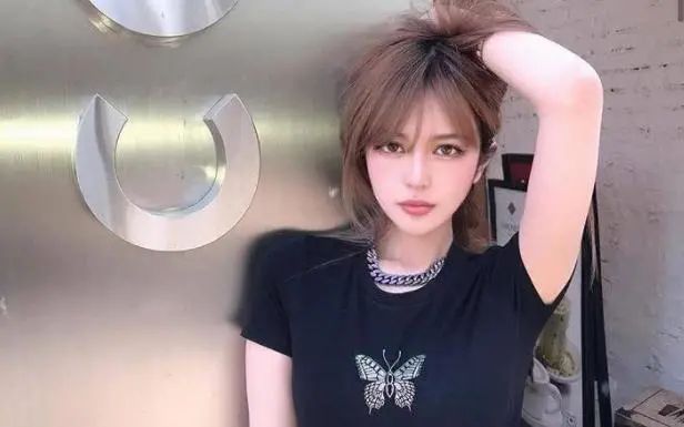 周扬青|京圈的“红三富二”，连思聪都叫“青姐”，周扬青到底什么来头