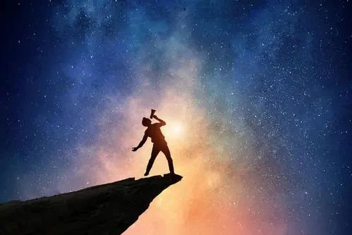 兰陵笑笑侠 我们这辈子都不会展翅飞翔，可偏偏却生着一双功能退化的翅膀！