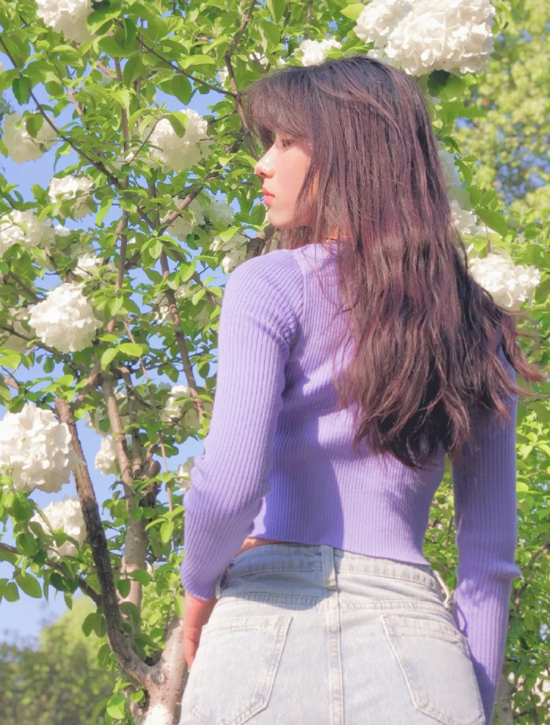 杨幂|杨幂的“渣女”站姿火了！腰和屁股凹成90度，这操作绝了…