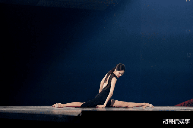 泰坦尼克号|金晨光脚跳舞燃炸全场，身材曲线简直绝了网友：女神太美了