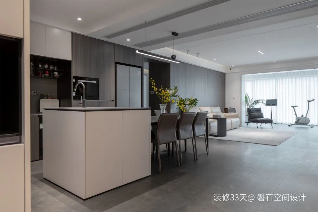 装修设计：170平现代混搭五口幸福之家