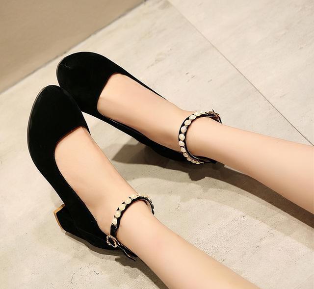 小九讲美业|不是只有细跟高跟鞋才好看，粗跟高跟鞋也好看显气质，时髦有档次