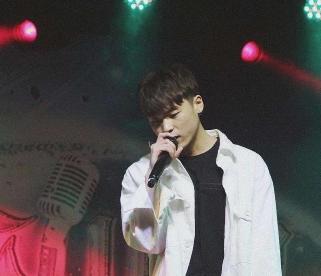 唐艺昕|华语乐坛没希望没未来？高手在民间，22岁的他未来的路还很远