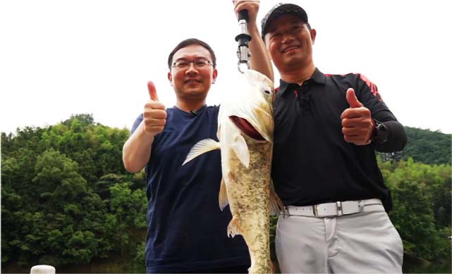 湖北|中国钓鱼王：天元邓刚，放弃20万年薪，只为完成自己的钓鱼梦！