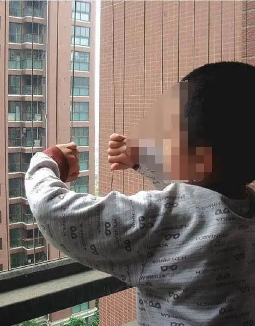 装修时尚家|窗户安装防盗窗还是防盗网好?我家装错,没几天就拆了