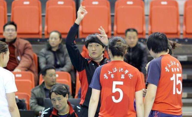 何琦|挑重点 你认识女排主教练热门人选何琦吗