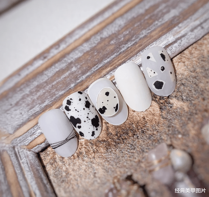 张新成|让人一眼就爱上的甜酷风美甲，快来看看吧！