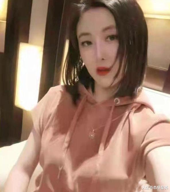 南昌一玛莎拉蒂醉酒女电话摇人,让yuwei平事,边翻白眼边扁嘴