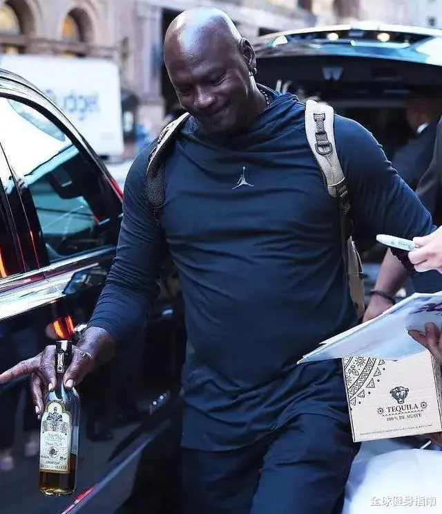 嫩模|在妻子孕期出轨嫩模？！被骂5年后，这位世界冠军现在咋样了？