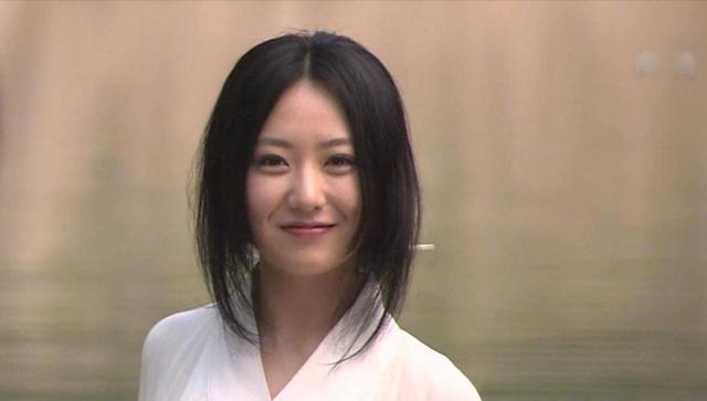 白冰|从“英皇内地一姐”到单身母亲，没想到她跌落谷底，只因结了个婚