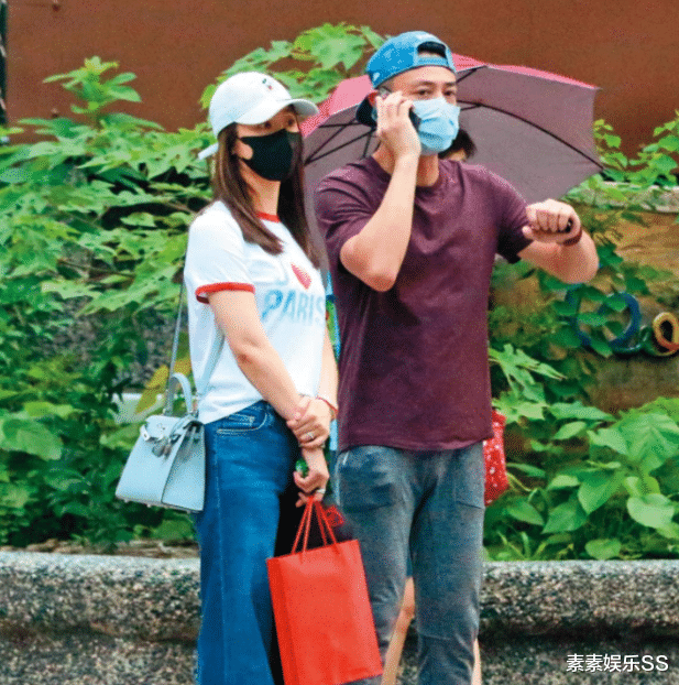 林心如|林心如中秋节在家练拳击，素颜躲在手套后面，装备也很齐全