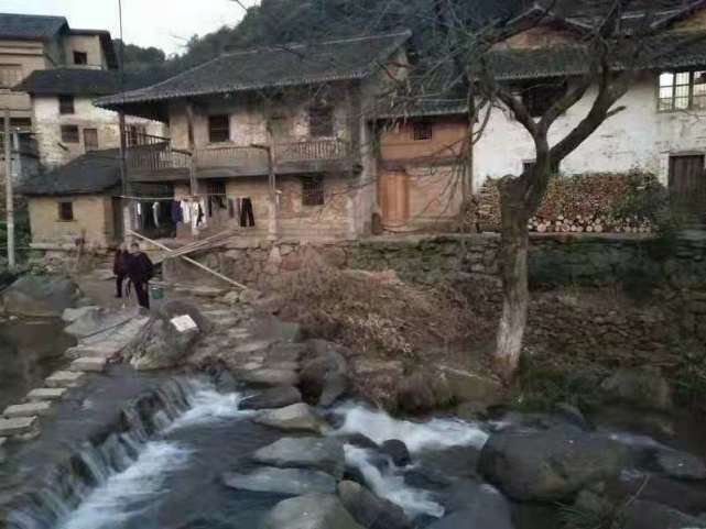 华视快讯 龙潭寨：一座藏在皖西南大别山的画境古建